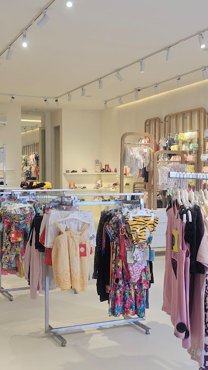 جونيور بوتيك لألبسة الاطفال