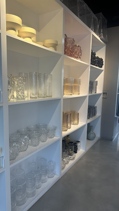 Atelier De Fleurs (Flower Shop)