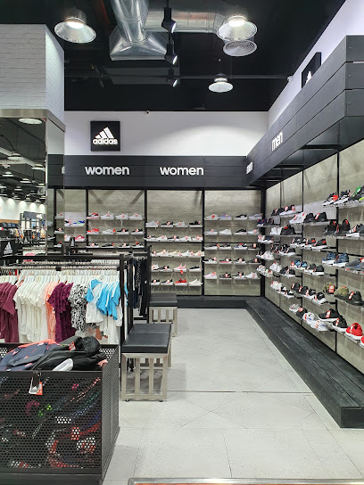 Adidas (Oasis Mall)