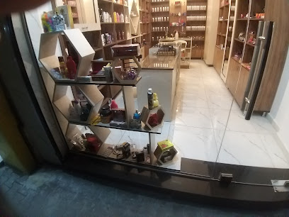 محل تقلا عطورات تجميل