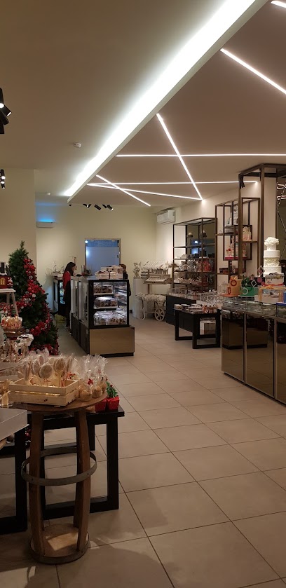 daze - Chocolate & Cakes