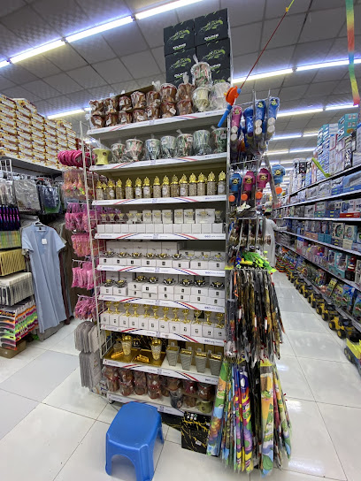 مركز النخلة للتخفيضات- ام القيوين