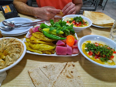 مطعم بوز الجدي.