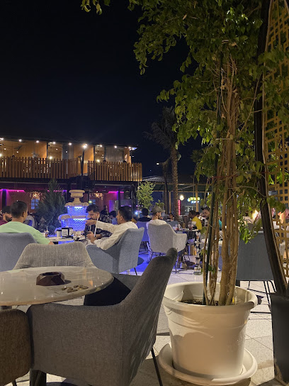 مطعم و مقهى لوف لاونج