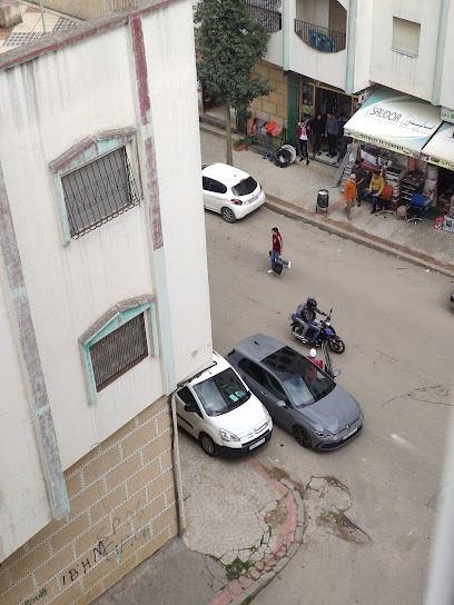 بائع ألات المطاعم