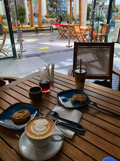 دانتي كوفي وبيكري