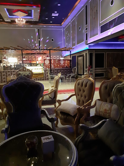 مقهى وكافيه اضواء القمر للعائلات والشباب