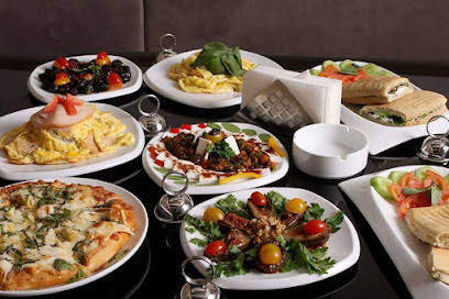 مطعم القمة Al Kommeh Restaurant