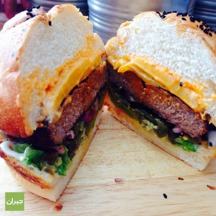 مشويات بريد ميت آند ويدجز بي أم دبليو - شارع المدينة المنورة